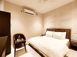 HOTEL MONDAY - Comfortable & Safe Stays