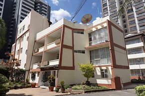 Gemina Court