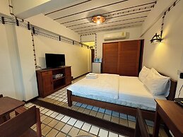 403 Serene Teak Boutique Apartments