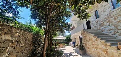 Xho's Forest Guest House