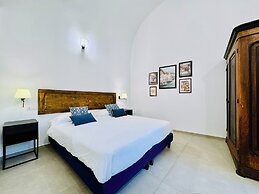 Palazzo Bougainvillea by Ritardo Aereo