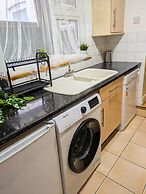 Sleeps 6 - Parking - Garden - Wifi - Bbq