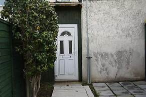 Sleeps 6 - Parking - Garden - Wifi - Bbq