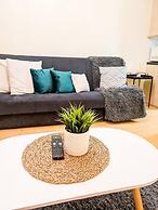 Sleeps 6 - Parking - Garden - Wifi - Bbq