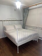 Sleeps 6 - St Helens - 50 Mins to Peak District