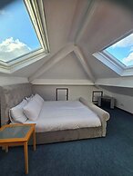 Sleeps 6 - St Helens - 50 Mins to Peak District