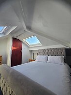 Sleeps 6 - St Helens - 50 Mins to Peak District