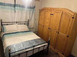 Sleeps 6 - St Helens - 50 Mins to Peak District