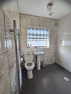 Sleeps 6 - St Helens - 50 Mins to Peak District