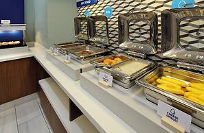 Holiday Inn Express Granby Northwest By Ihg