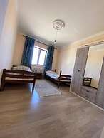 Maksathouse