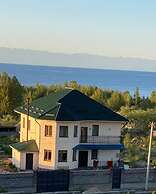 Maksathouse