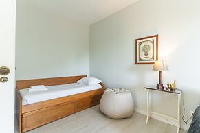 Bays Secrets Apartment by Atlantic Holiday