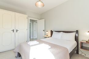 Bays Secrets Apartment by Atlantic Holiday