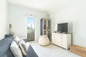 Bays Secrets Apartment by Atlantic Holiday