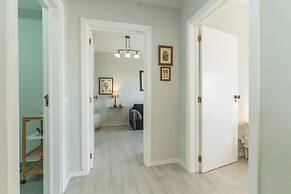 Bays Secrets Apartment by Atlantic Holiday