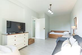 Bays Secrets Apartment by Atlantic Holiday