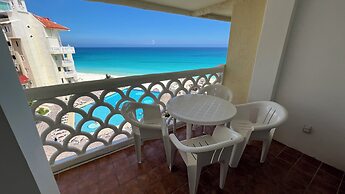 OCEAN FRONT APARTMENT CANCUN