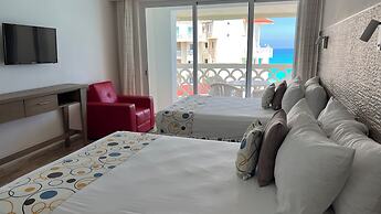 OCEAN FRONT APARTMENT CANCUN