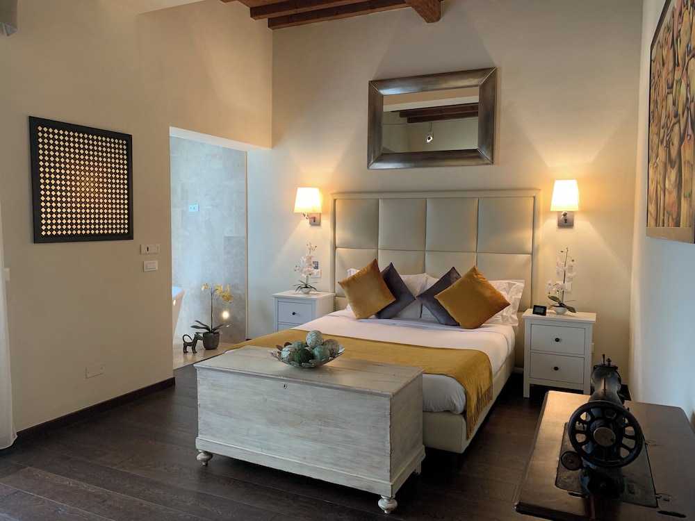 Florence Art Apartments
