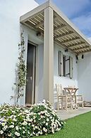 White Tinos Luxury Suites