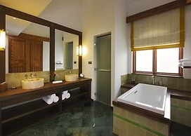 Sanctum Inle Resort