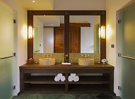 Sanctum Inle Resort