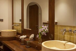 Sanctum Inle Resort