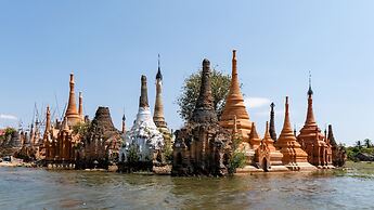 Sanctum Inle Resort