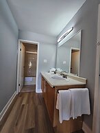 Arrowhead Inn by Baaman's