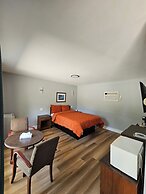 Arrowhead Inn by Baaman's