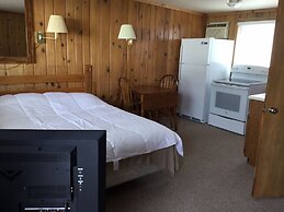 Waters Edge Motel