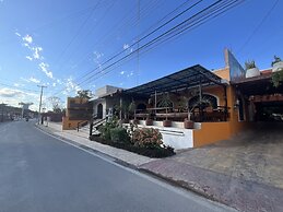 El Zaguán Colonial by GuruHotel