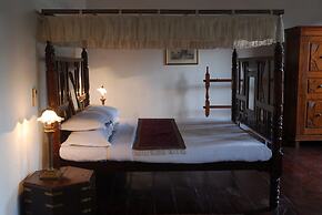 The Old Courtyard Hotel