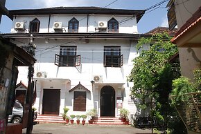 The Old Courtyard Hotel