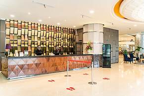 Grand Paragon