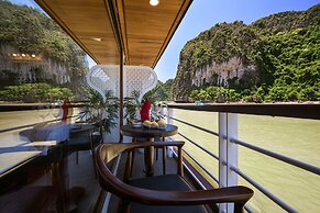 V'Spirit Cruises