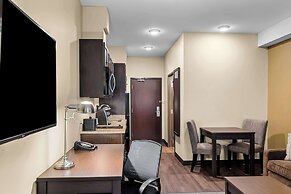 Best Western Plus Lacombe Inn & Suites