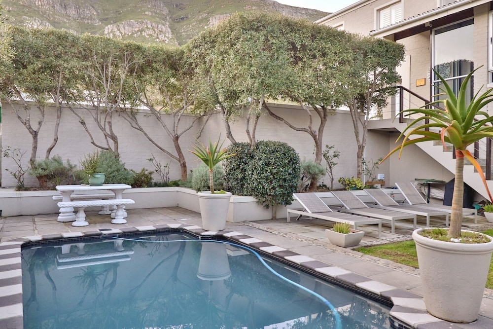 Hermanus Lodge on the Green