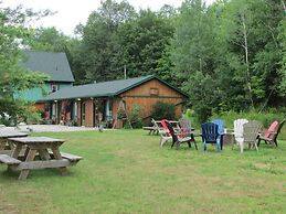 Dwight Village Motel