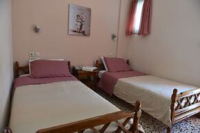 40 Platania Hotel