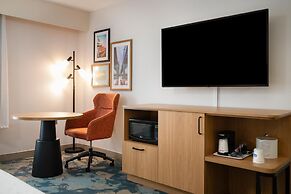Hampton Inn & Suites La Crosse Downtown