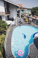 Neptune Bay Hotel