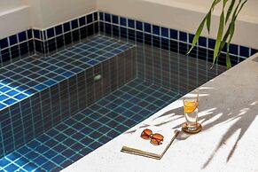 OUTRIGGER Surin Beach Resort
