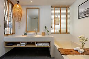 OUTRIGGER Surin Beach Resort
