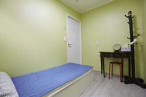 Hans House
