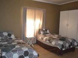 N4 Guest Lodge