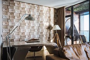M1 Club Hotel