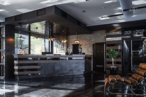 M1 Club Hotel