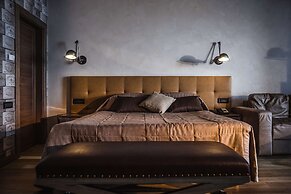 M1 Club Hotel